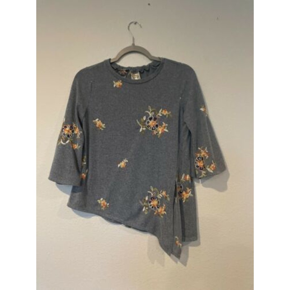 Fig and Flower Womens Top Blouse Sz PS Asymmetrical Embroidered‎ Bell Sleeve